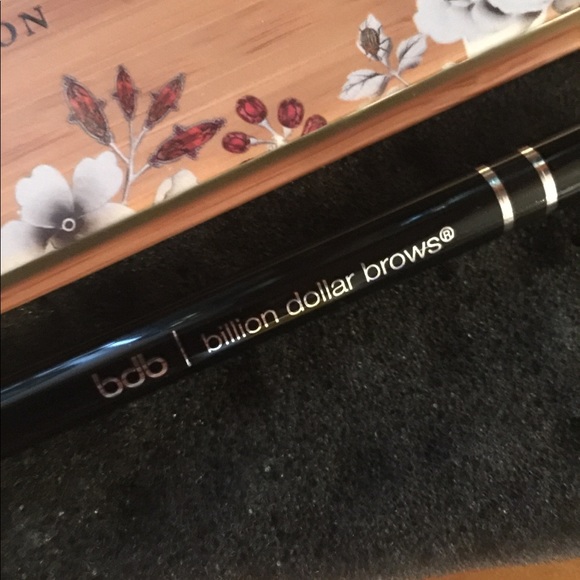 Makeup bundle - Picture 5 of 6